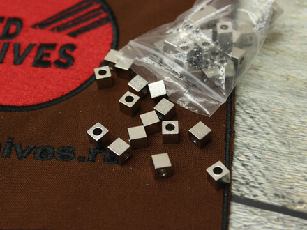 Темлячная бусина - концевая,  "Куб", белый метал