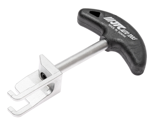 JTC-4617 - Съемник катушек зажигания (VW,AUDI V5 2.3,V6 3.2) JTC - 
	Инструмент предназначен для снятия катушек зажигания с блока двигателя Фольксваген (Volkswagen), Ауди (Audi).
	Особая конструкция рабочей части съемника позволяет аккуратно демонтировать катушку зажигания без ее повреждения.
	Применение: Фольксваген (Volkswagen) Bora, Golf, Passat, Sharan, Touareg, R32, Phaeton и T5, V5 2.3, V6 3.2
	Габаритные размеры: 200/120/25 мм. (Д/Ш/В)
	Вес: 189 гр.