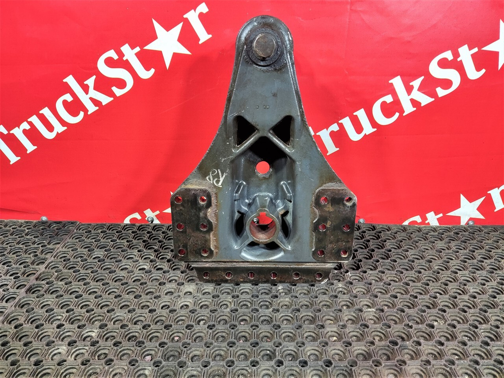 Кронштейн задней полурессоры