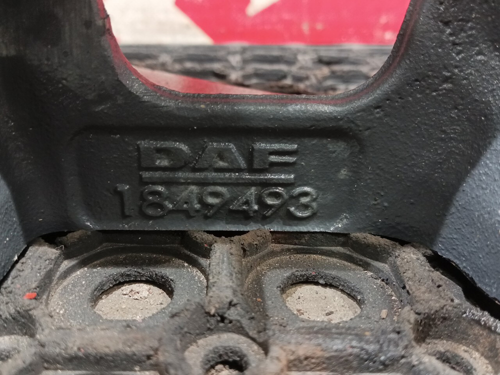 Кронштейн рессоры передней правый 2020г.