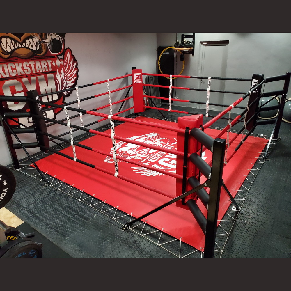 Боксерский ринг напольный на "упорах"