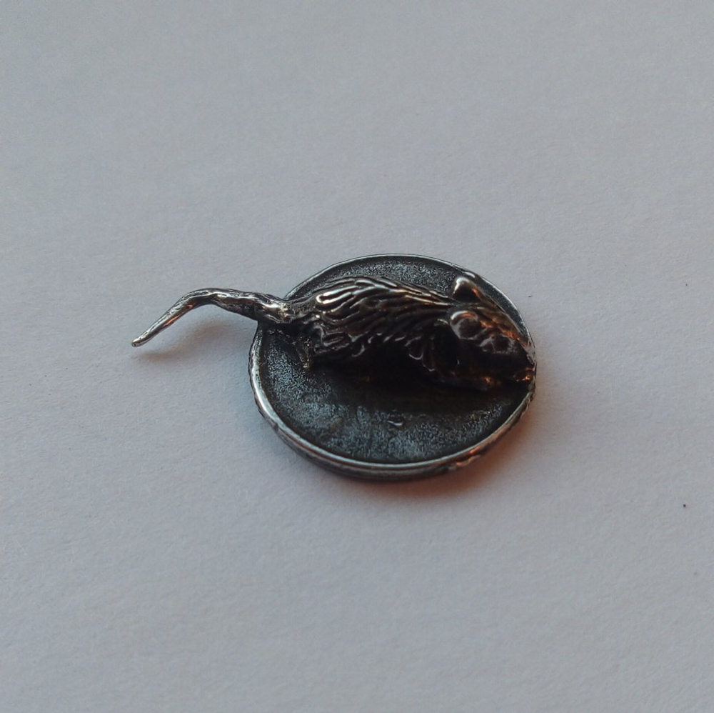 Мышка кошельковая на монете, олово (в упаковке)