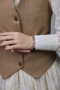 Браслет кубики из сиреневых кристаллов Swarovski и гематита,оттенок золото