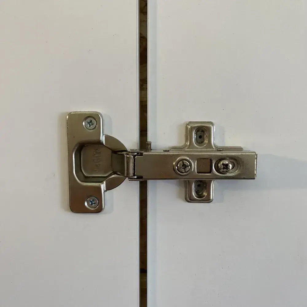 Ремкомплект для мебели. Ремонт мебельных петель