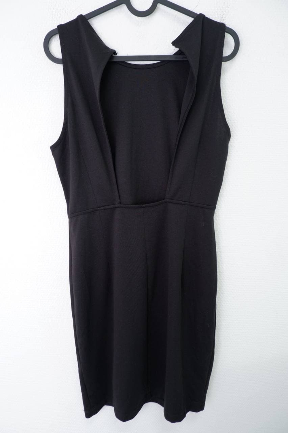 Платье H&M лаконичное 46 размер