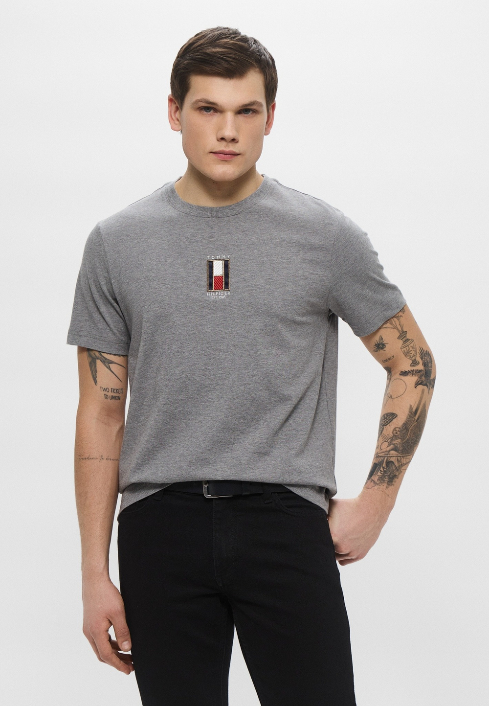 Футболка мужская TOMMY HILFIGER VERTICAL FLAG TEE