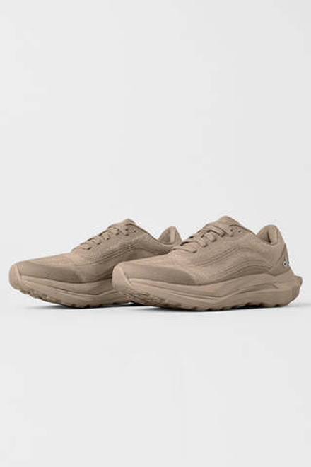 Alo yoga Кроссовки, бежевый