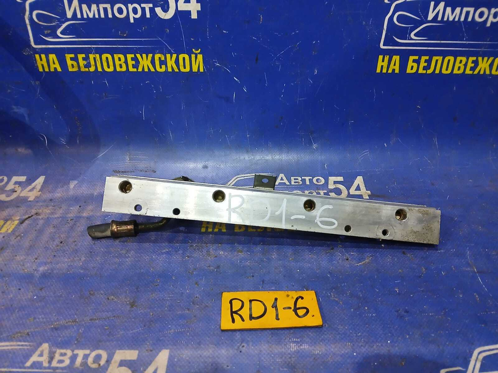 Топливная рейка Honda CRV 1996