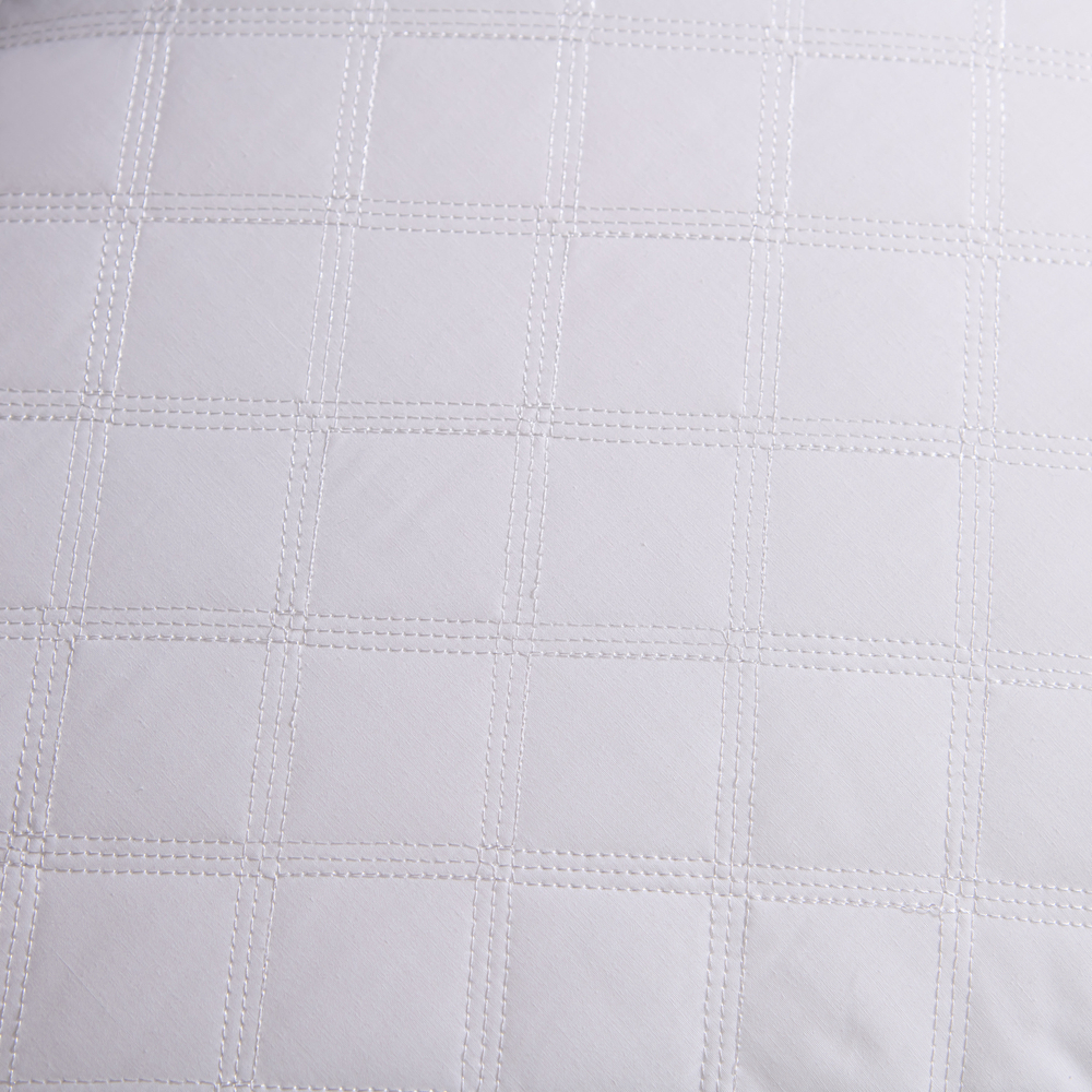 Подушка Nano Touch красный кант Z60