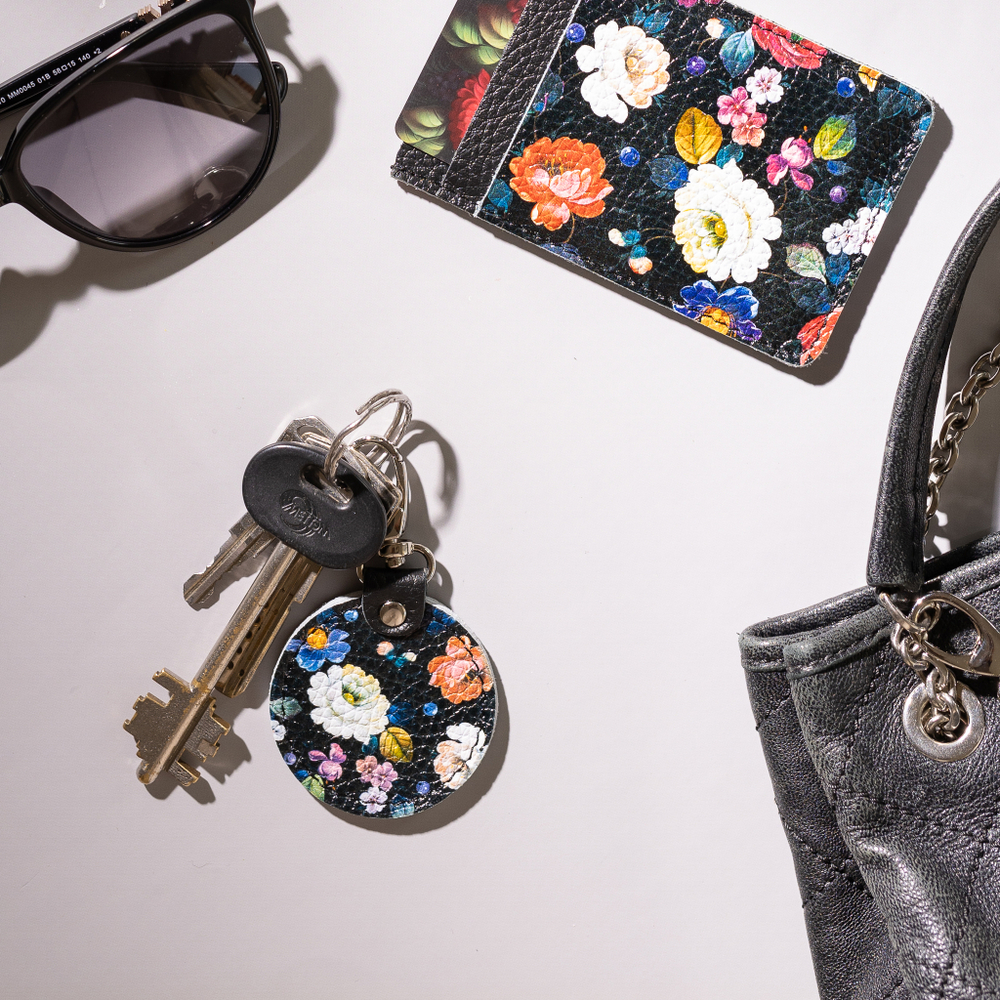 Keychain with rotating element BR02112023001