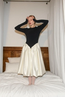 Платье-русалка с пышной белой юбкой