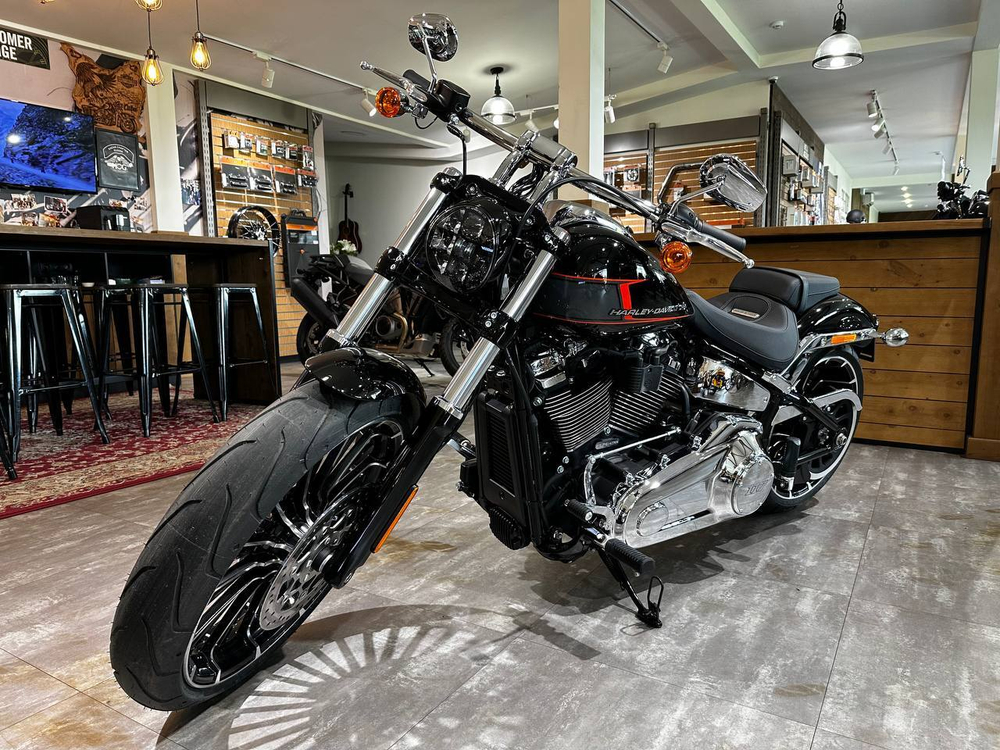 Harley-Davidson Breakout 117, 2023