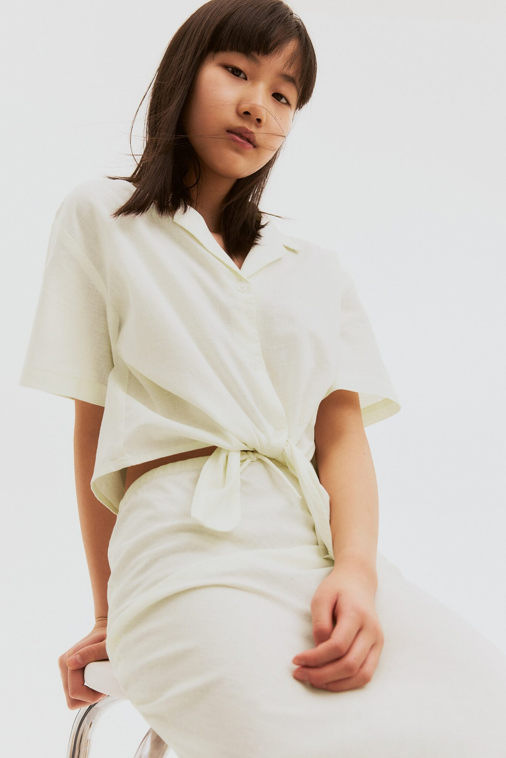 H&M Рубашка укороченная с узлом, белый