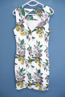 Платье H&M с цветами 42 размер