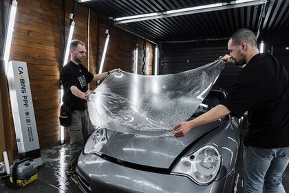Porsche  в антигравийную пленку Carbins PPF G190