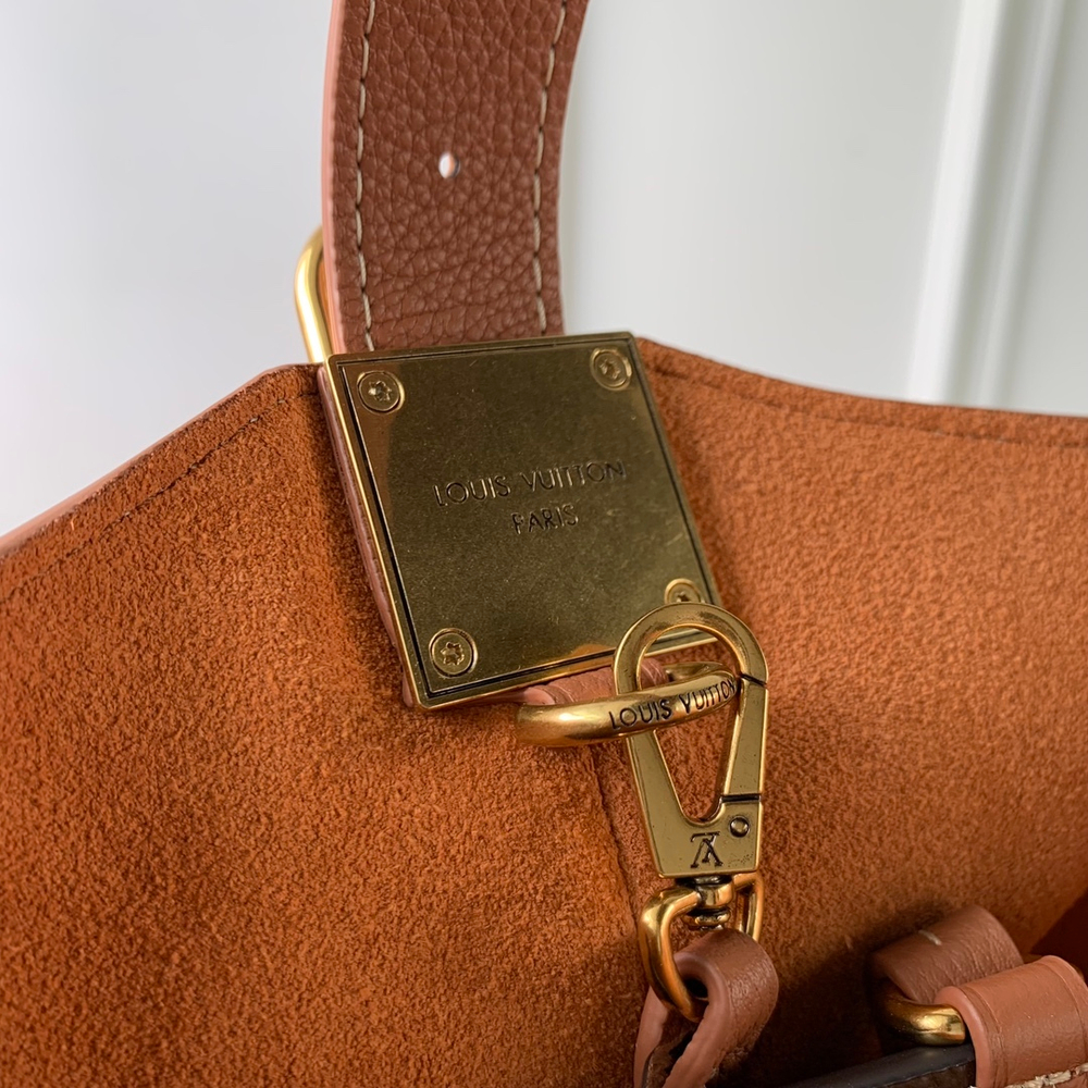 Louis Vuitton Low Key Hobo PM