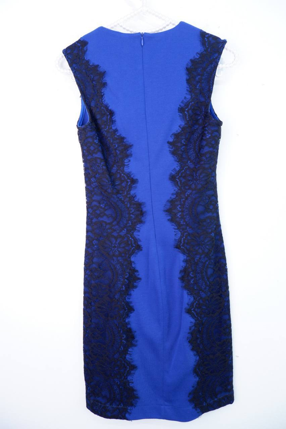 Платье Fantosh лаконичное, маркировка XS, визуально на 42 размер