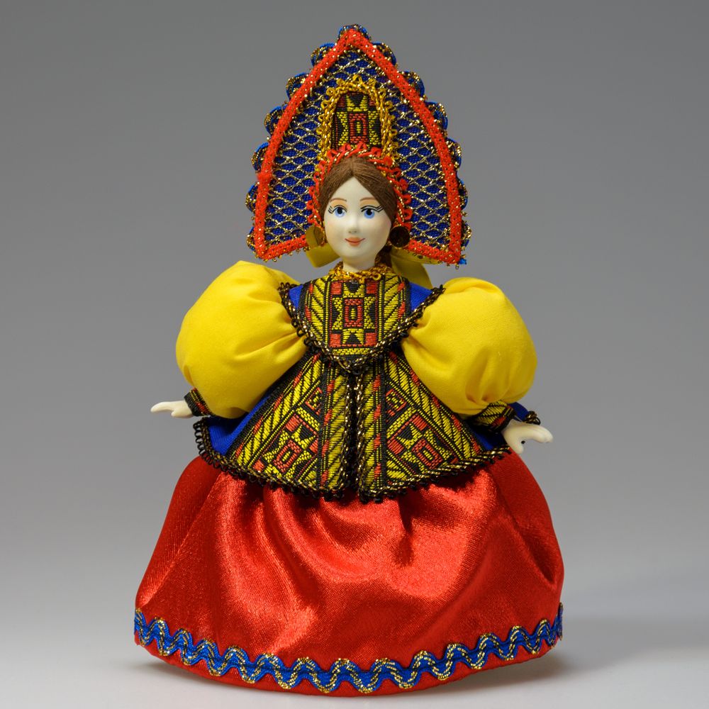 Сувенирная кукла в душегрее