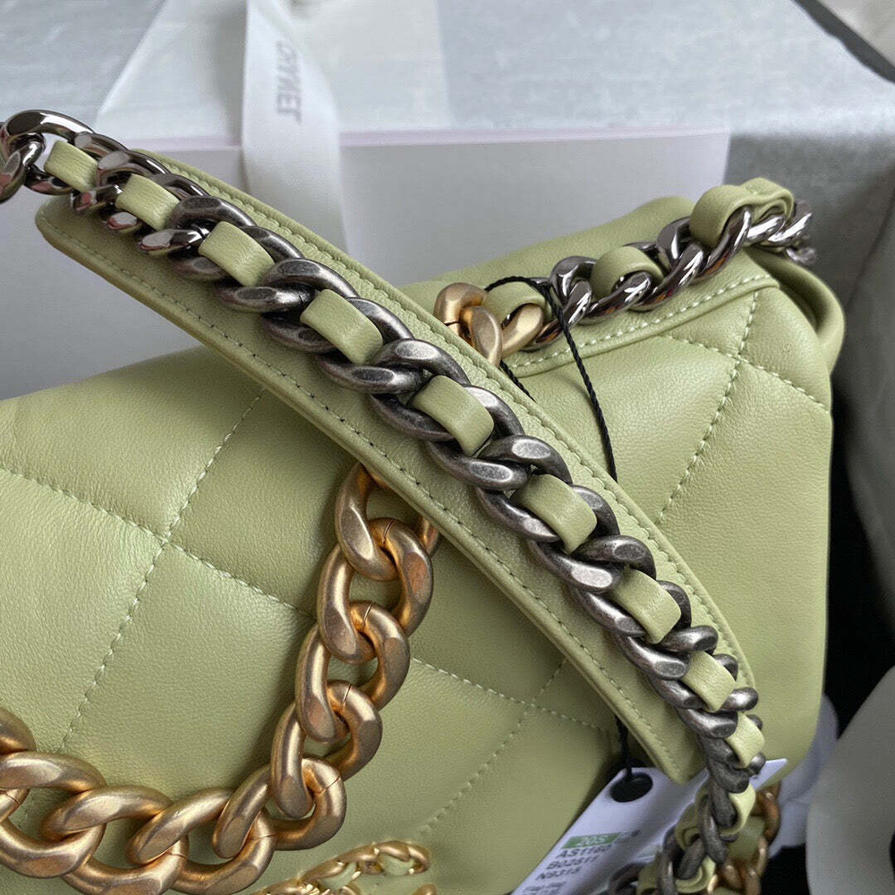 Chanel 19 26 cm