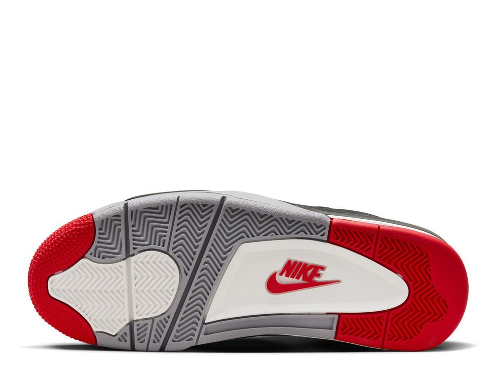 Баскетбольные кроссовки  Air Jordan 4 "Bred Reimagined"