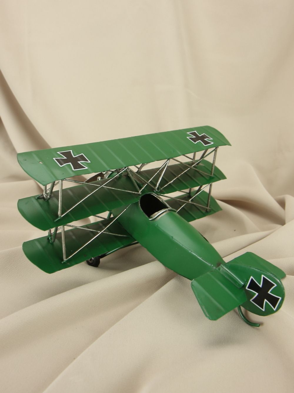 R&D Модель самолета Fokker Dr. I — триплан, лёгкий истребитель конструкции компании Fokker. 1917г.