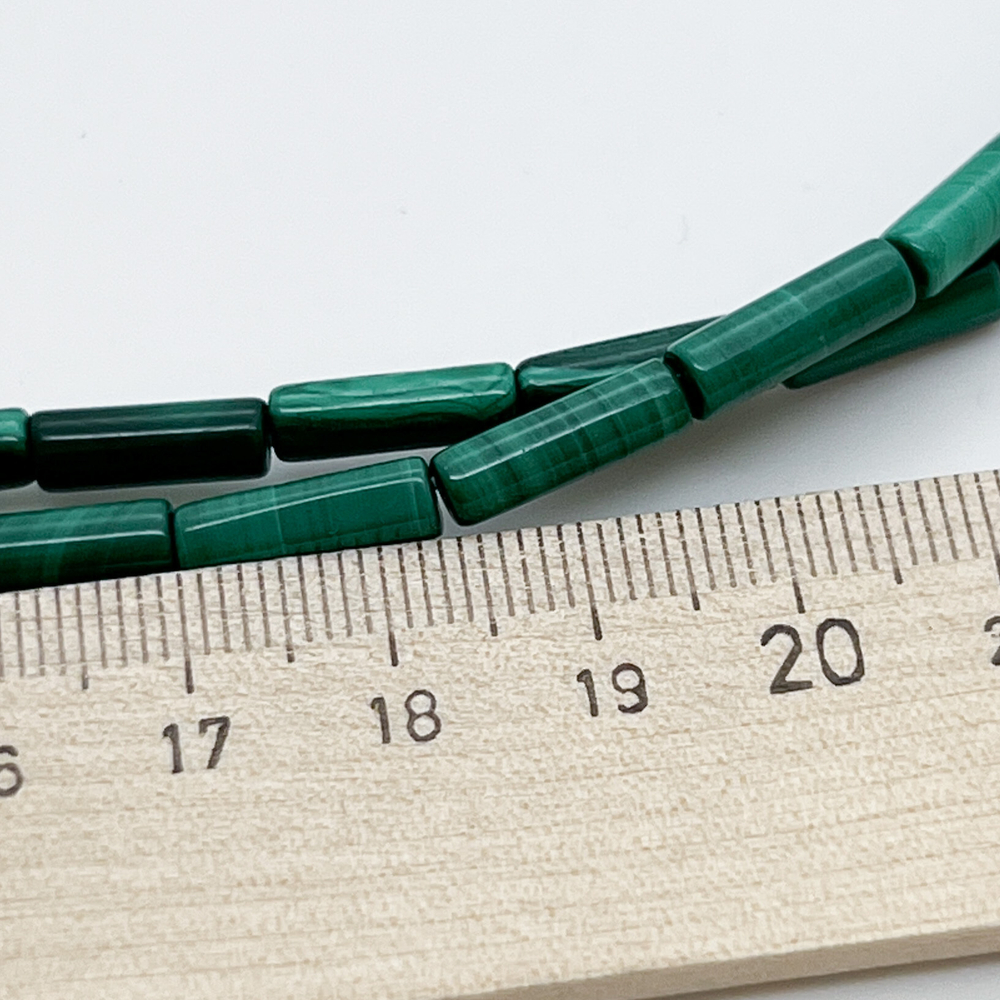 Малахит, размер около 13,5*4,2 мм, цена за 7 шт (1/4 нити)
