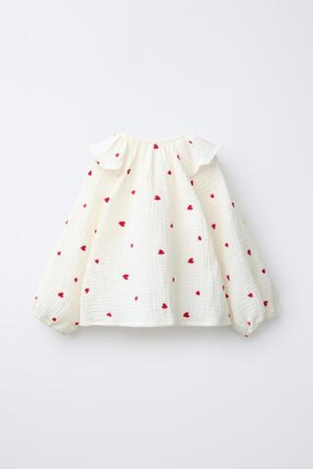 ZARA РУБАШКА С ТЕКСТУРОЙ И ВЫШИВКОЙ «СЕРДЕЧКИ», ЭКРЮ