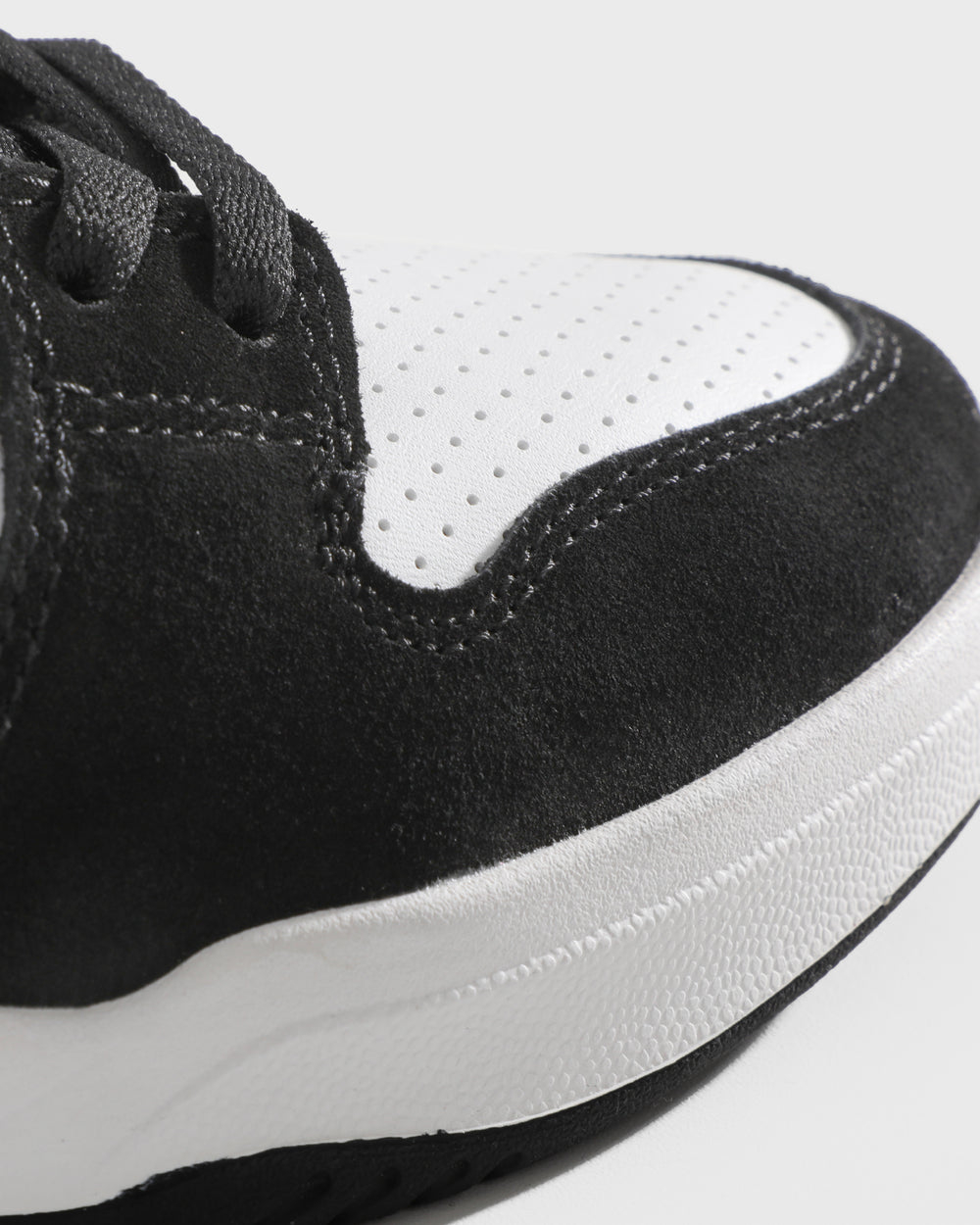 Кеды Lakai Telford Low Black/White Leather (Q3-25)
