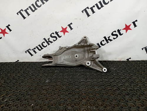 Кронштейн кабины передний правый