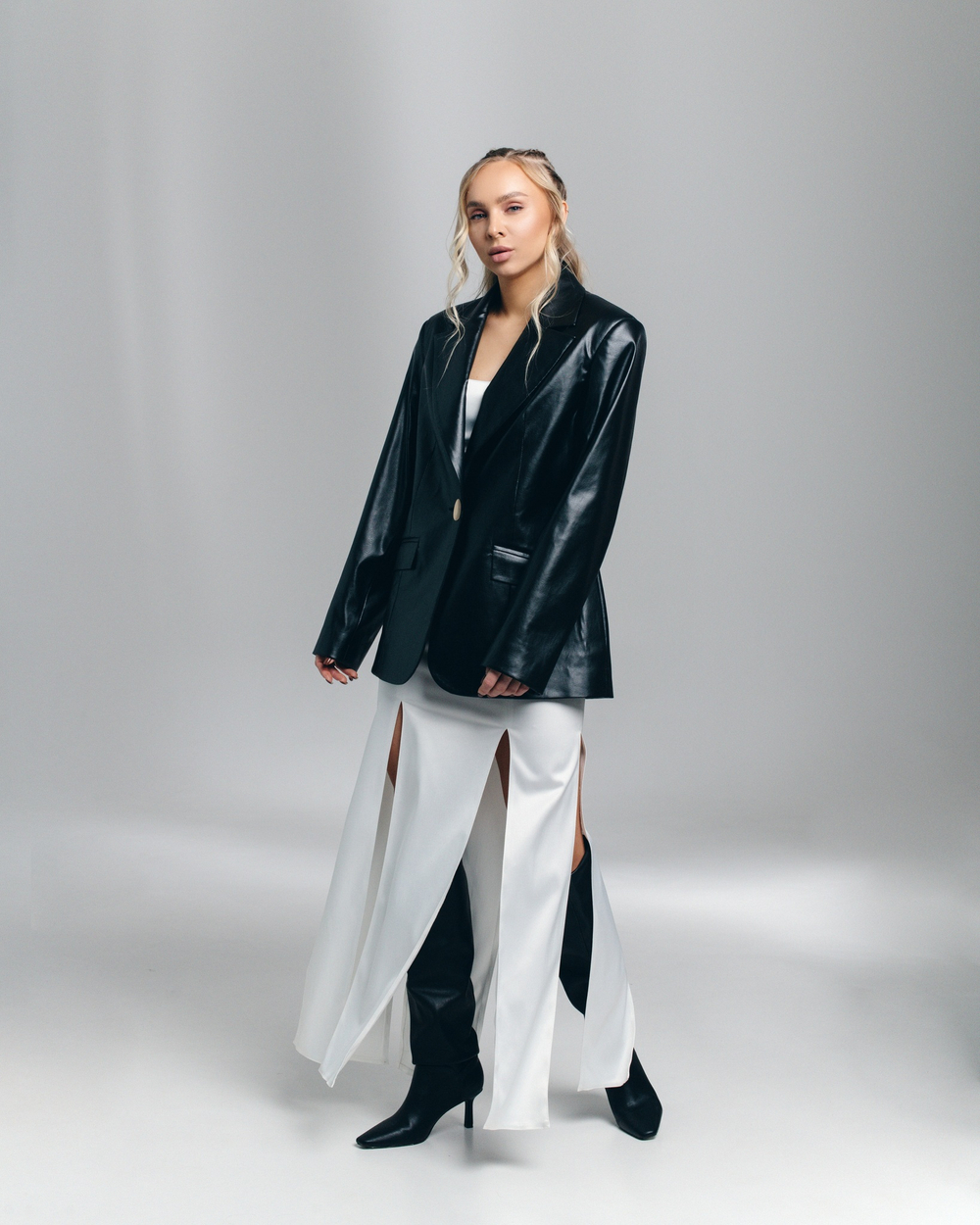 Жакет приталенный из эко-кожи