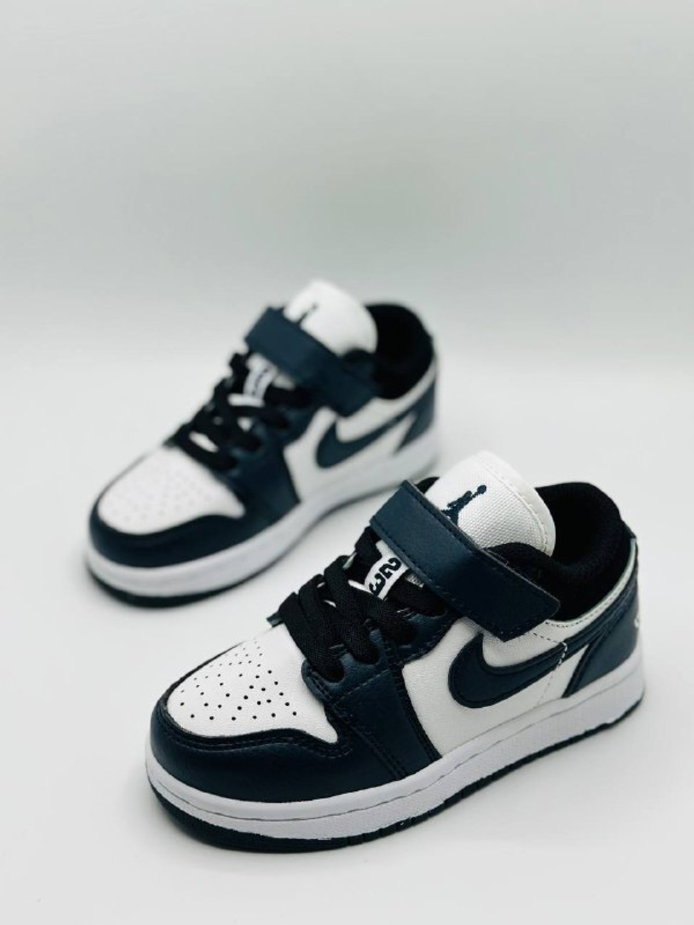 Детские кожаные кроссовки Nike Air Jordan Kids
