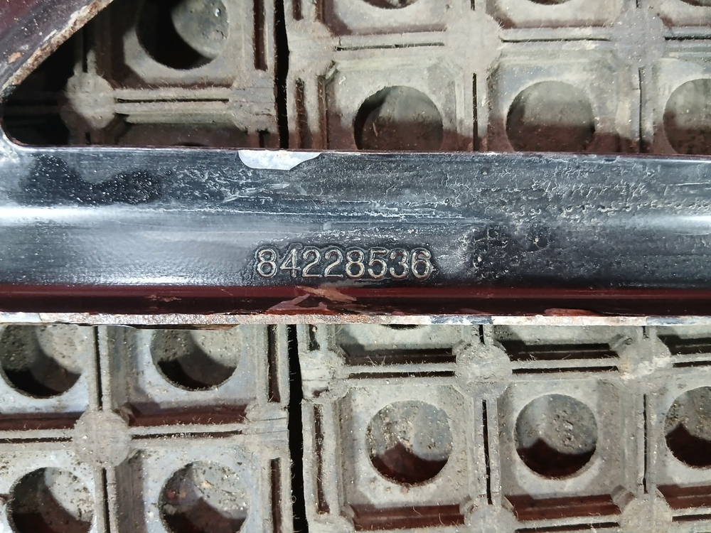 Кронштейн крыла переднего