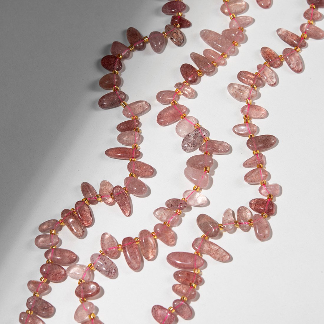 Клубничный кварц натуральный, перышки, 10-21мм