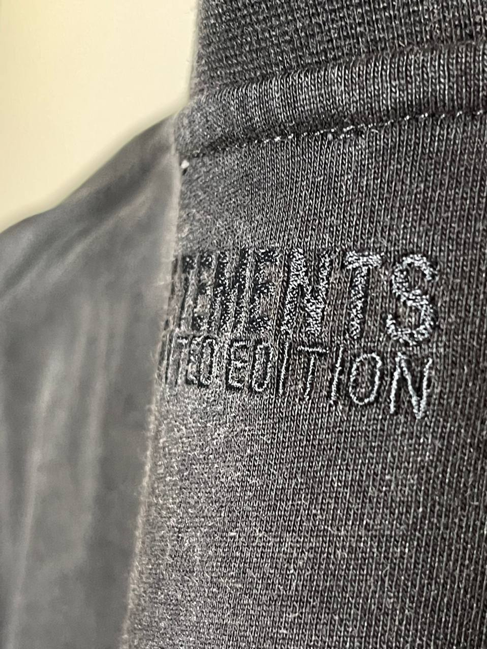 Футболка Vetements