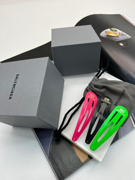 Заколка Balenciaga 3 шт.