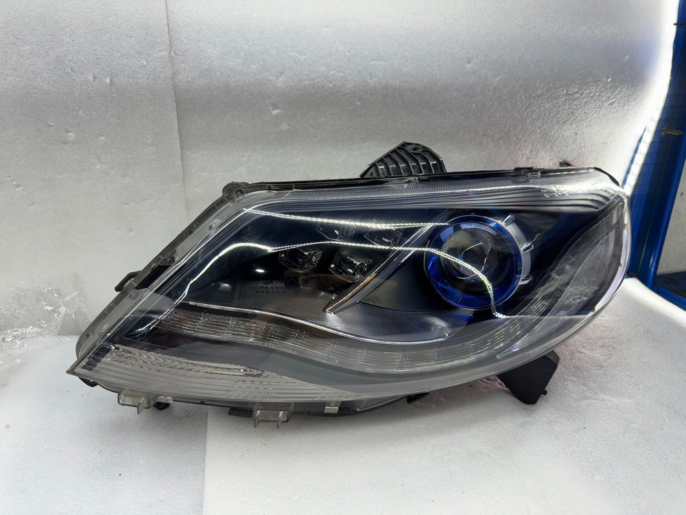 LED фары для Dongfeng Fengguang 580 (оригинал,)