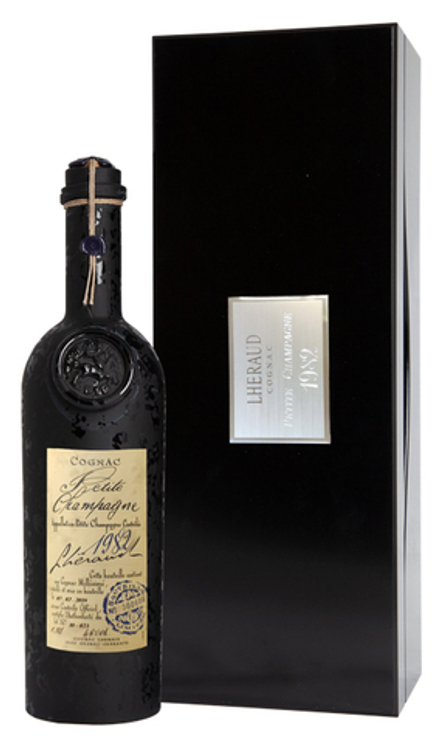 Коньяк Lheraud Cognac 1982 Petite Champagne п/уп (дерево), 0.7 л