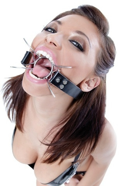 Металлический расширитель для рта на кожанном ремешке