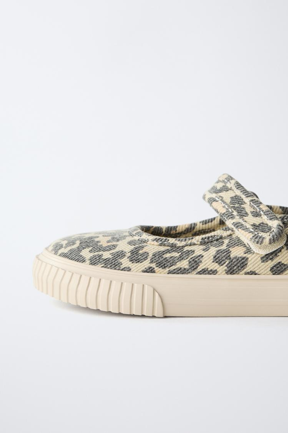 ZARA КРОССОВКИ BAREFOOT С АНИМАЛИСТИЧЕСКИМ ПРИНТОМ, ПЕСОЧНО-КОРИЧНЕВЫЙ