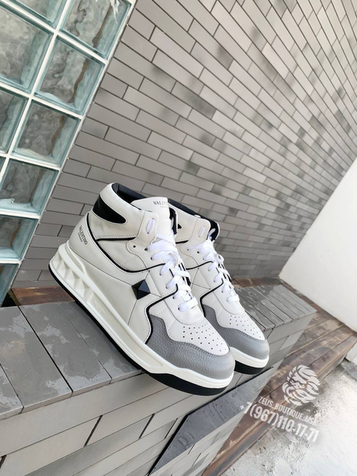 Кроссовки Valentino