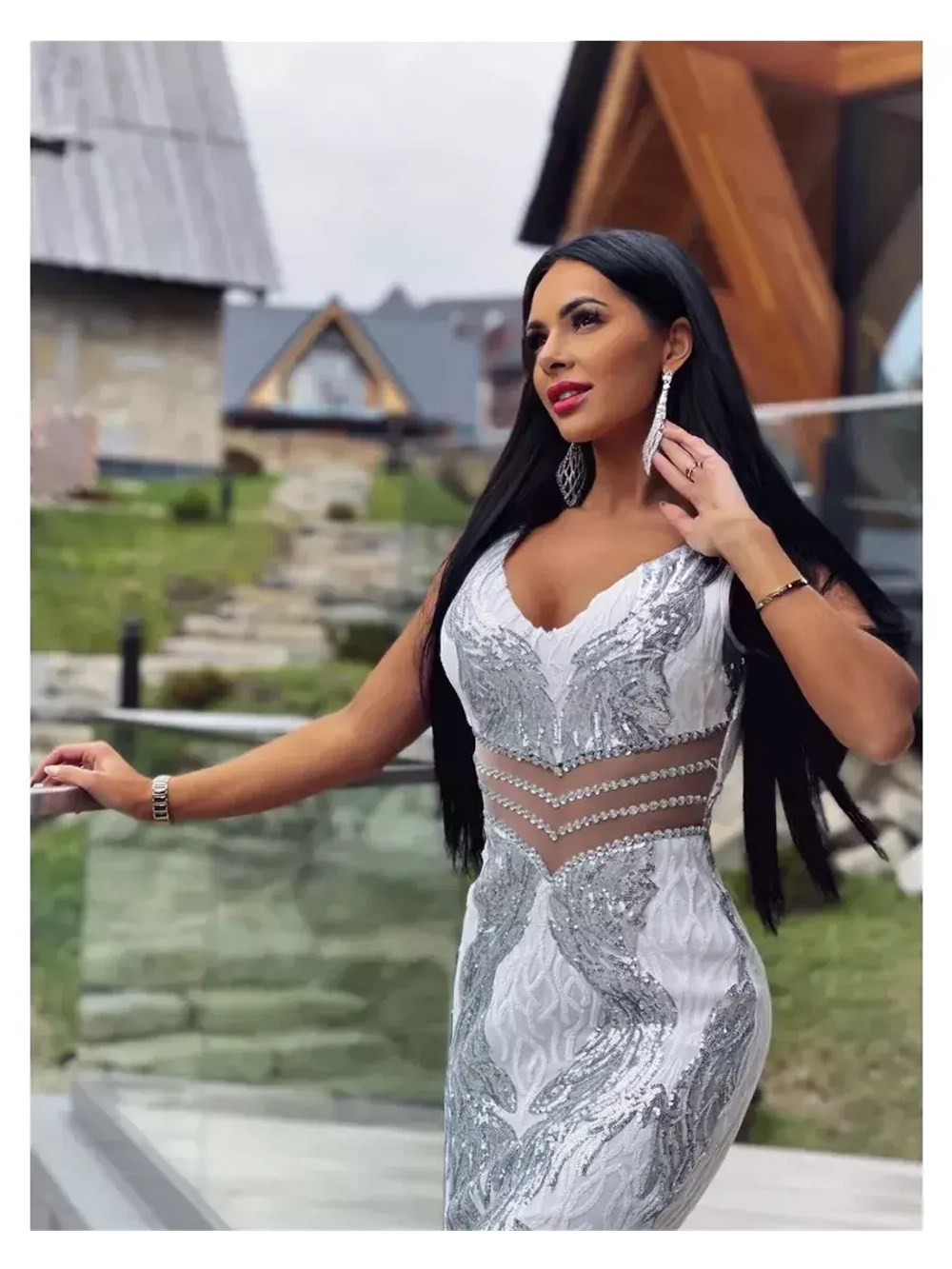 белое серебристое макси платье