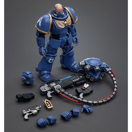 Фигурка Warhammer 40K Ultramarines Hellblasters Brother Torsus 1:18