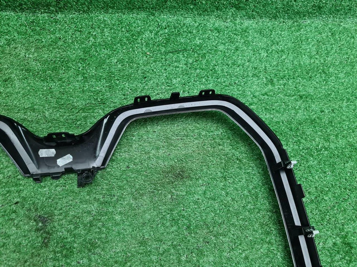 Накладка решетки радиатора BMW IX I20 (2021-н.в.)