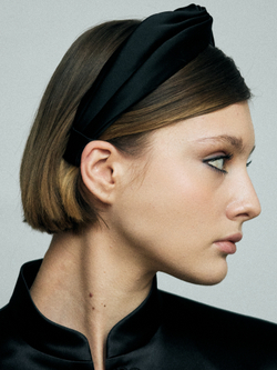 Ободок-узел из черного шелка с декором