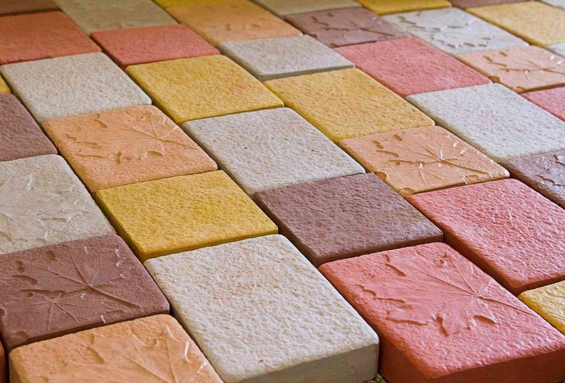 Тротуарная плитка: долговечный и экономичный материал для мощения