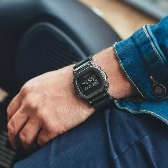 Наручные часы Casio G-Shock GM-5600UB-1DR