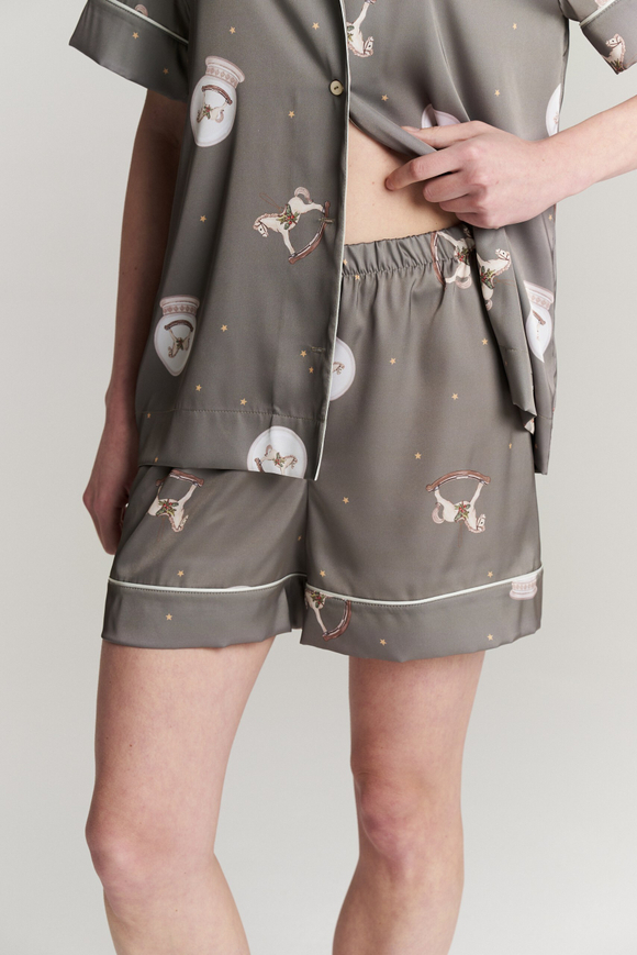 Шелковые шорты с кантом - новогодние лошади