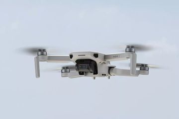 На взлёт! Что умеет и какая комплектация у дрона DJI Mini 2 Fly More Combo?