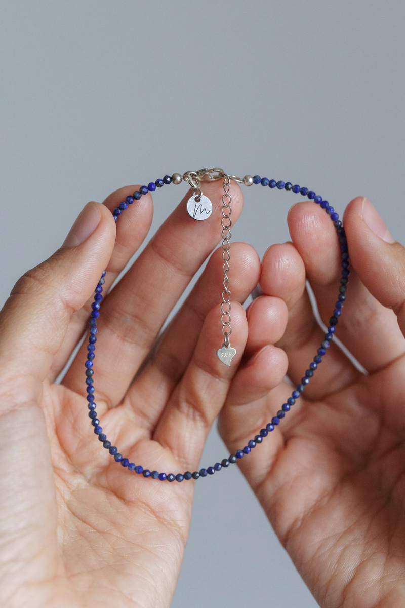 ХХХ Браслет на ногу "Memo about Wealth" из лазурита, на замочке серебро 925