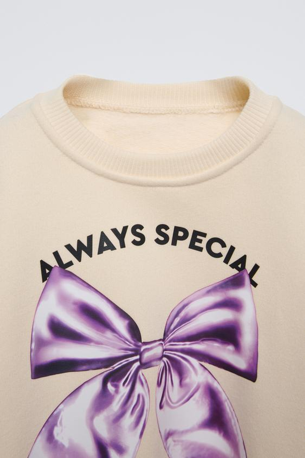 ZARA ТОЛСТОВКА С ПРИНТОМ, ЭКРЮ